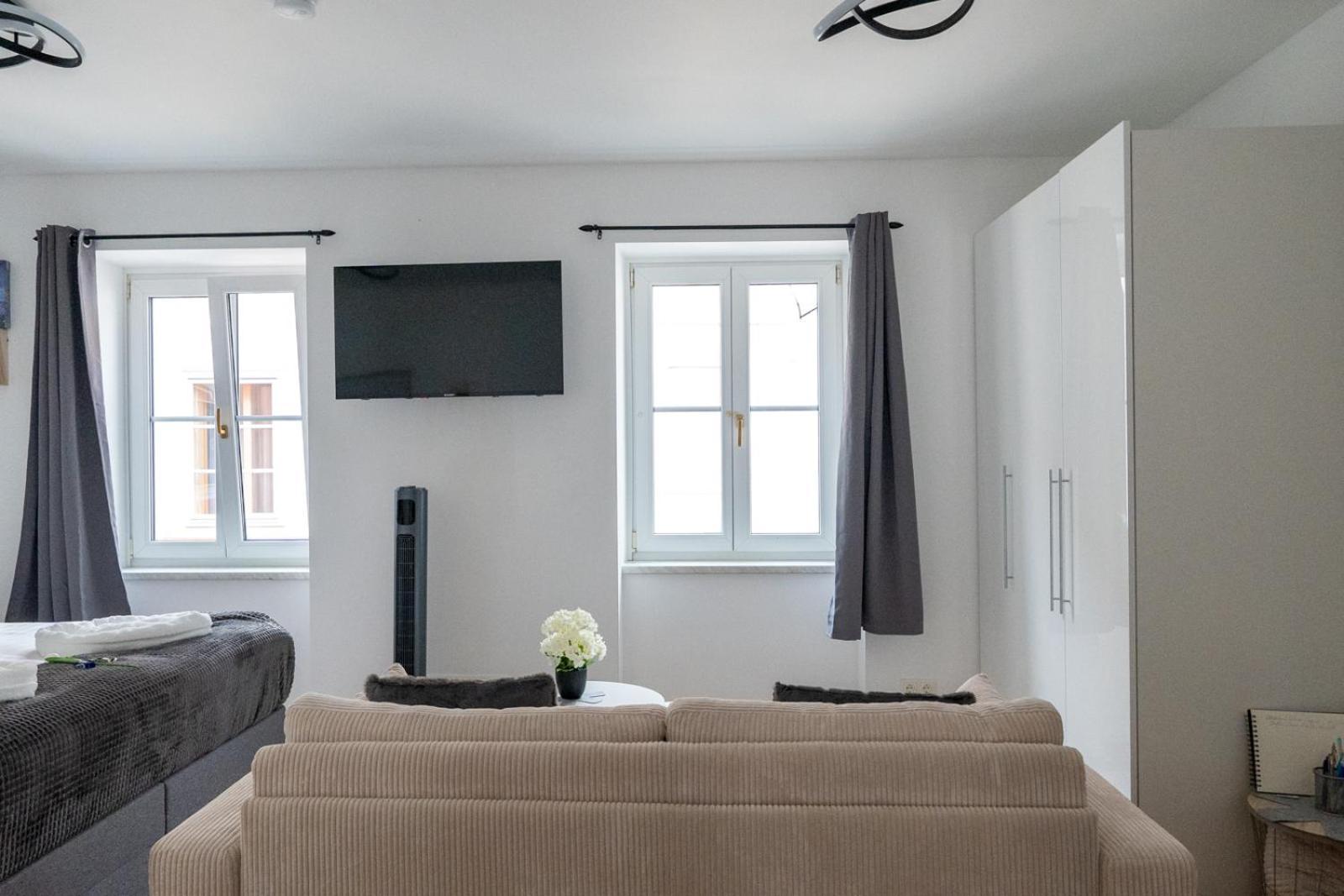 Wachau Oasis - Elegance With A Private Terrace Apartment Mautern Bagian luar foto