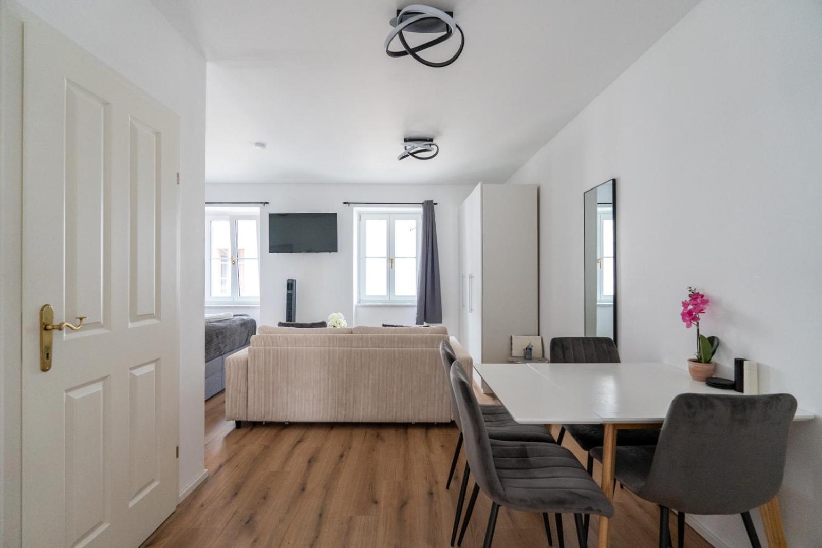 Wachau Oasis - Elegance With A Private Terrace Apartment Mautern Bagian luar foto